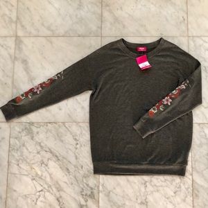 Trendy Floral Embroidered Sweatshirt